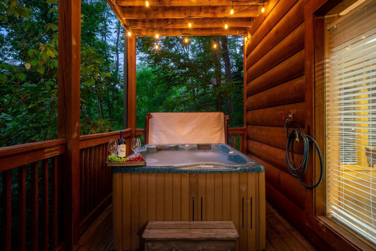 Cozy Log Cabin!! In Heart Of Pf & Close To The Smokies 비둘기 포지 외부 사진