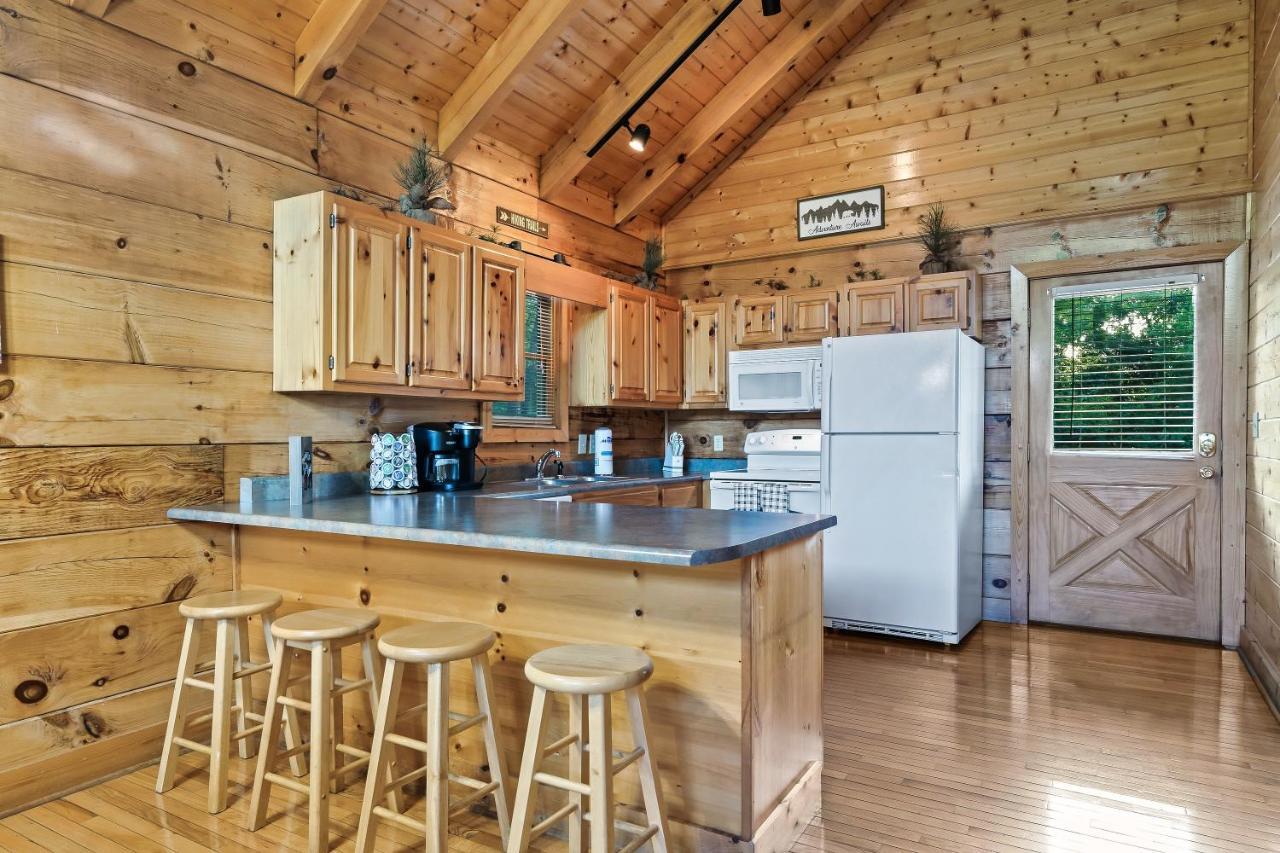 Cozy Log Cabin!! In Heart Of Pf & Close To The Smokies 비둘기 포지 외부 사진