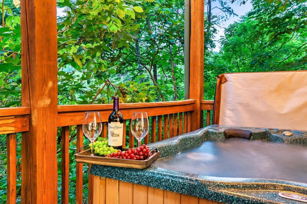 Cozy Log Cabin!! In Heart Of Pf & Close To The Smokies 비둘기 포지 외부 사진