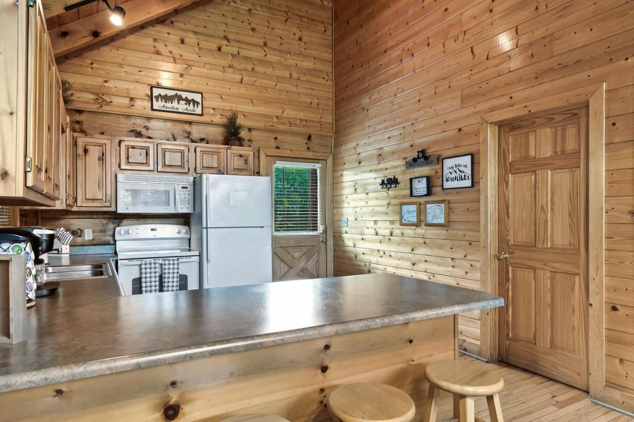 Cozy Log Cabin!! In Heart Of Pf & Close To The Smokies 비둘기 포지 외부 사진