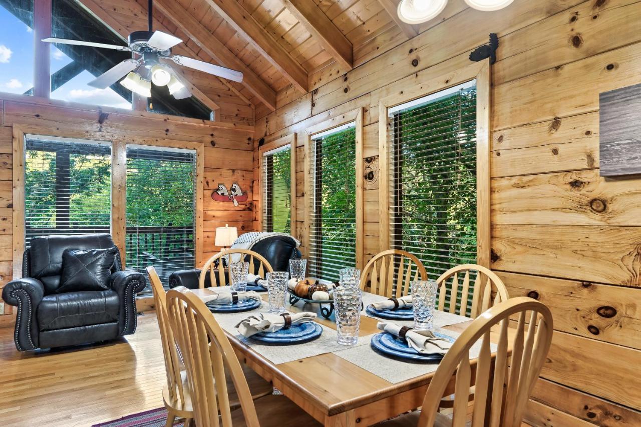 Cozy Log Cabin!! In Heart Of Pf & Close To The Smokies 비둘기 포지 외부 사진